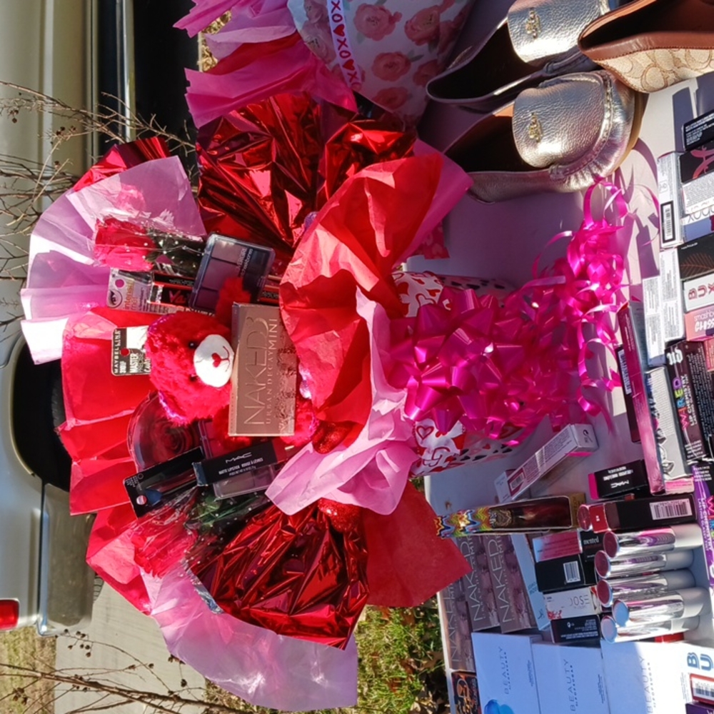 Makeup bouquet